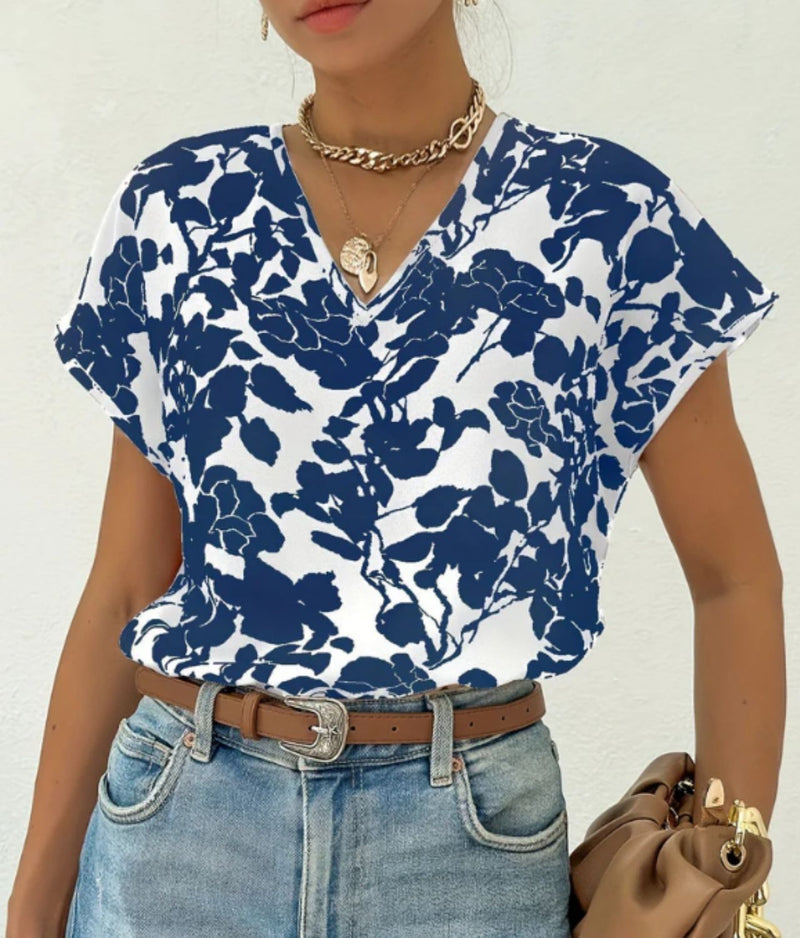 Classic Vintage Blouse with a Flattering Fit