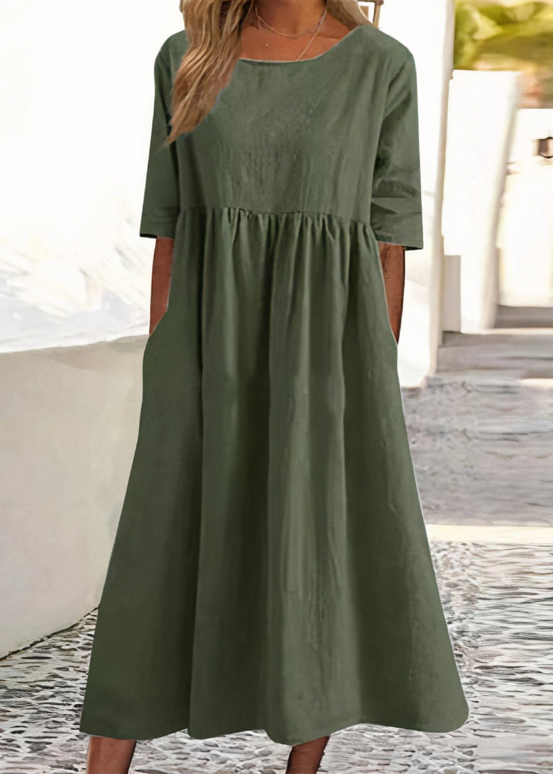 Beautifully Finished Dress in a Timeless Design
