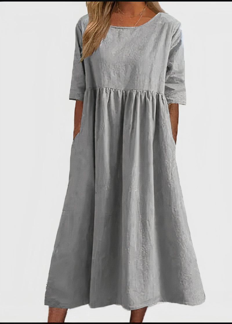Beautifully Finished Dress in a Timeless Design