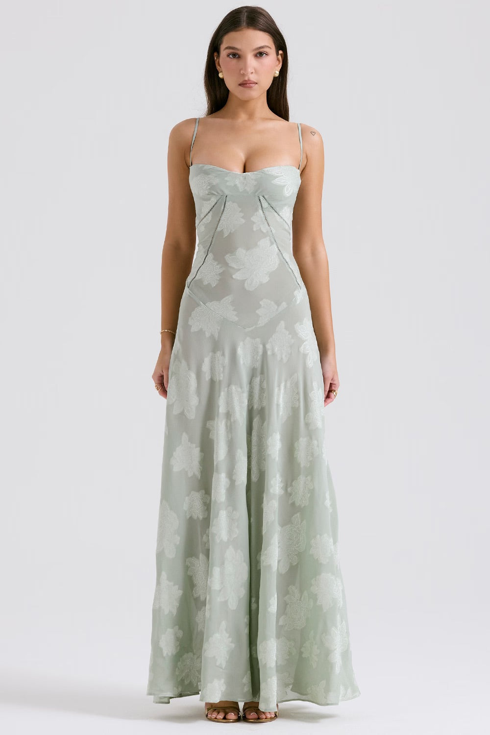 Beautifully Crafted Dress in a Classic Style