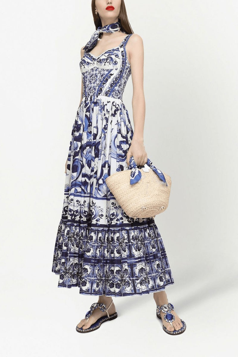 Classic Vintage Dress with a Flattering Fit