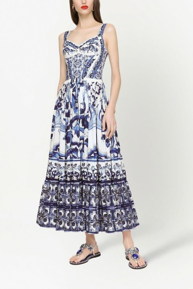 Classic Vintage Dress with a Flattering Fit
