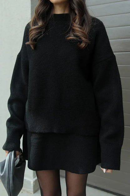 Effortlessly Elegant Top with a Timeless Design