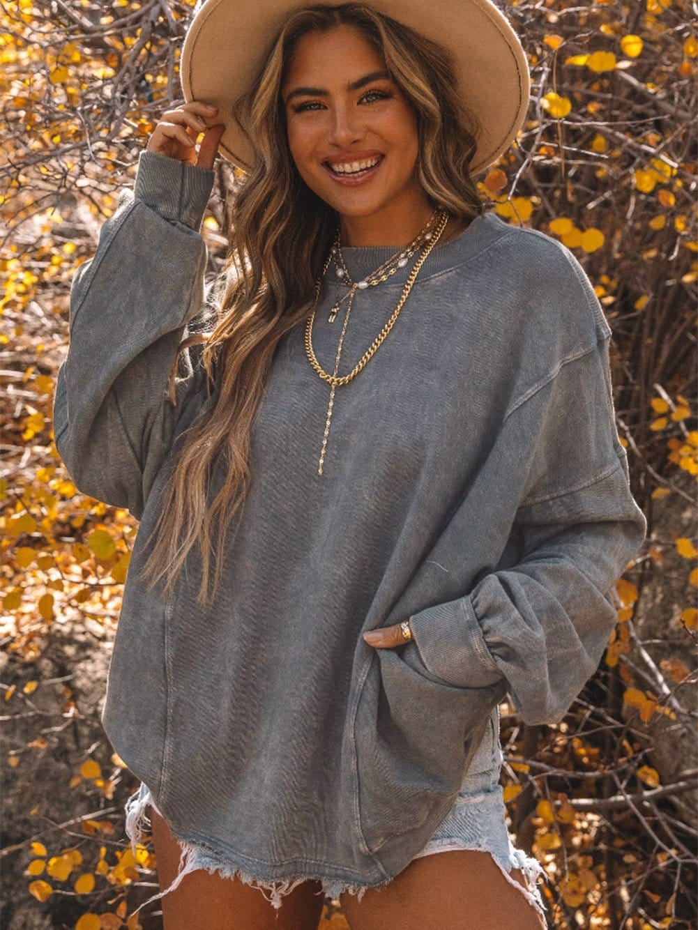 Well Tailored Sweater with a Graceful Silhouette