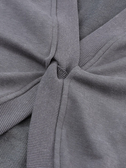 Well Tailored Sweater with a Graceful Silhouette