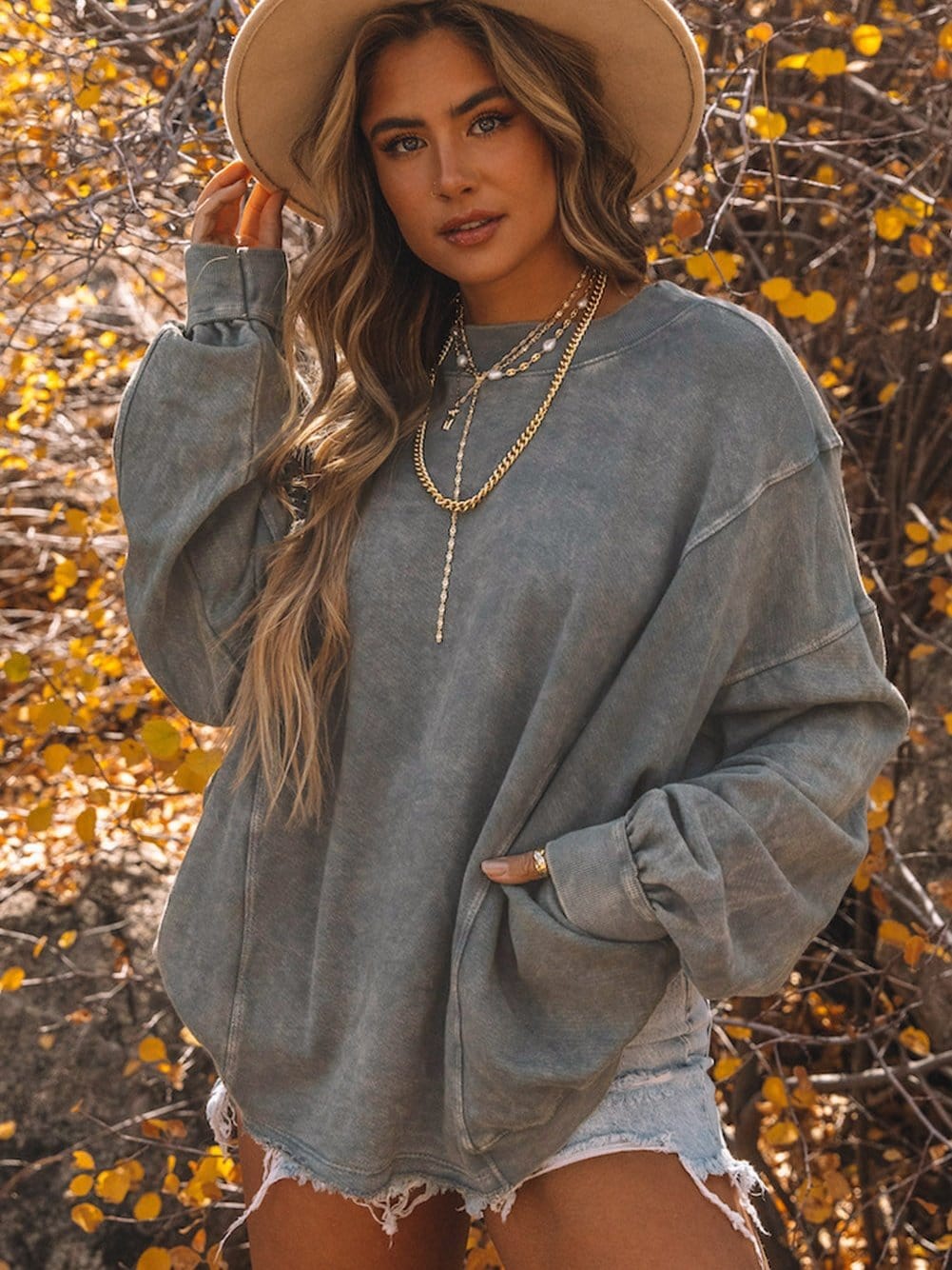 Well Tailored Sweater with a Graceful Silhouette