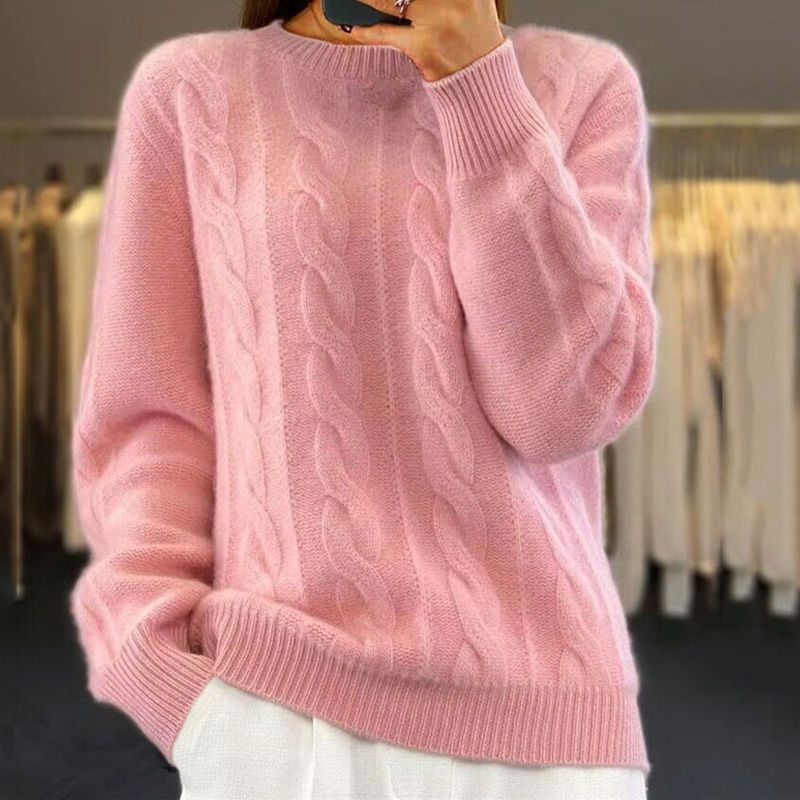 Effortlessly Elegant Sweater with a Timeless Design