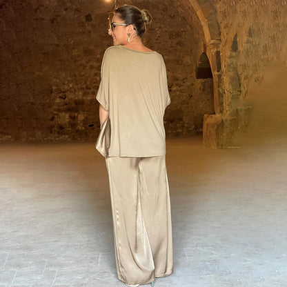 Effortlessly Elegant Garment with a Timeless Design