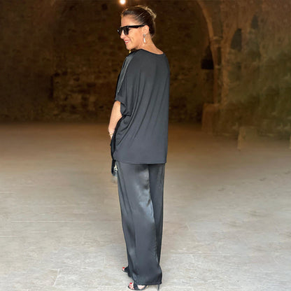 Effortlessly Elegant Garment with a Timeless Design