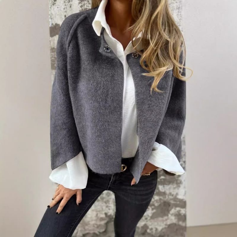 Gracefully Styled Coat for Any Occasion