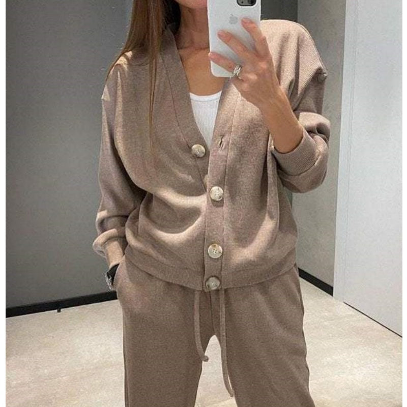 Well Tailored Garment with a Graceful Silhouette