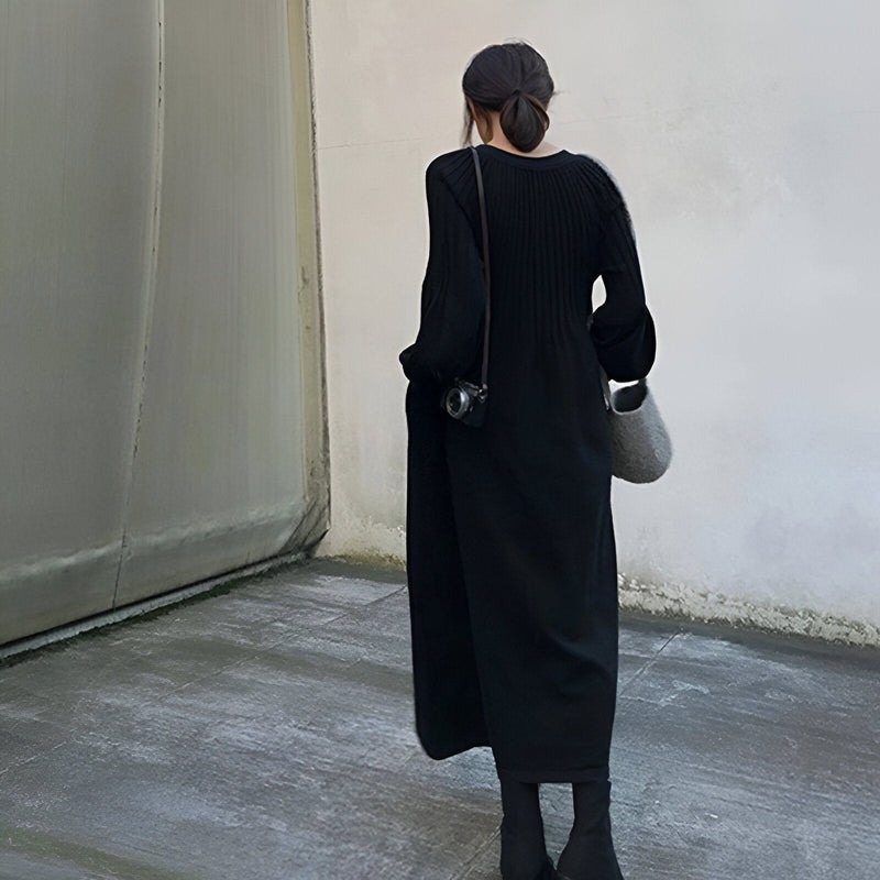 Well Tailored Dress with a Graceful Silhouette