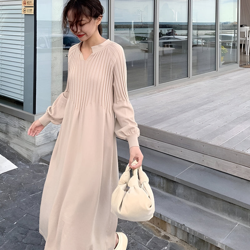 Well Tailored Dress with a Graceful Silhouette