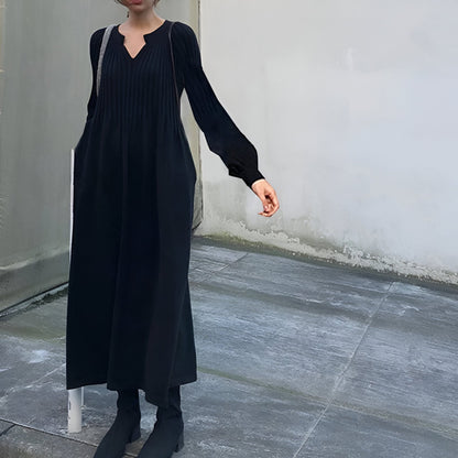 Well Tailored Dress with a Graceful Silhouette