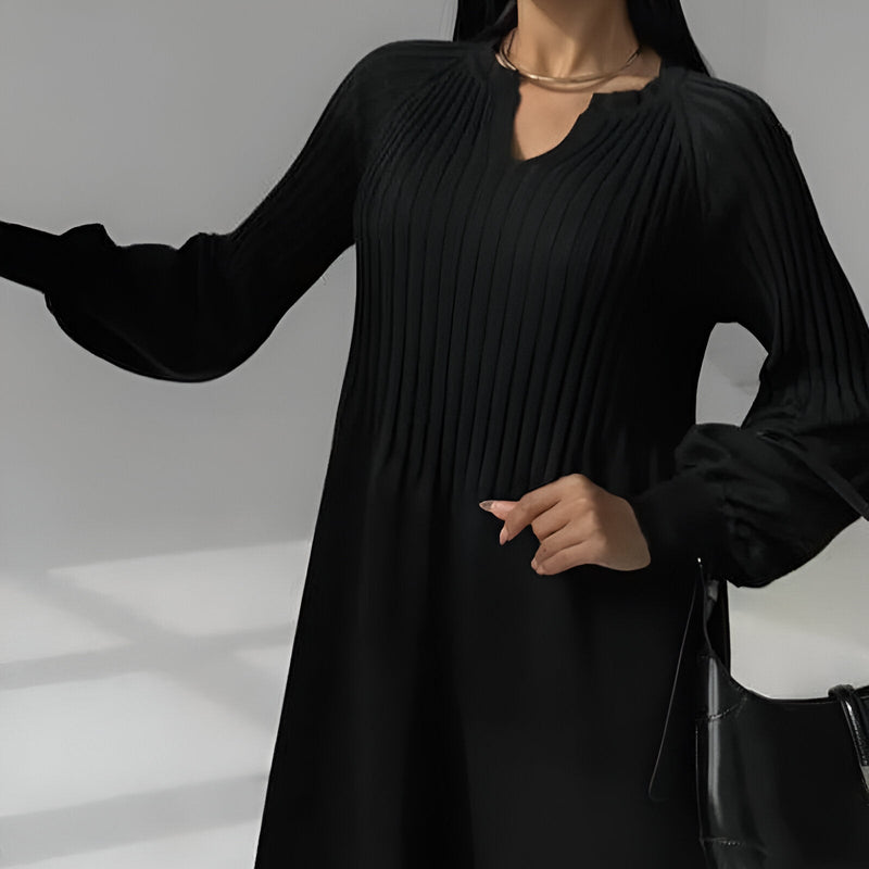 Well Tailored Dress with a Graceful Silhouette
