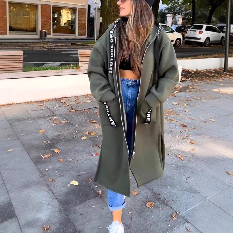Well Tailored Coat with a Graceful Silhouette