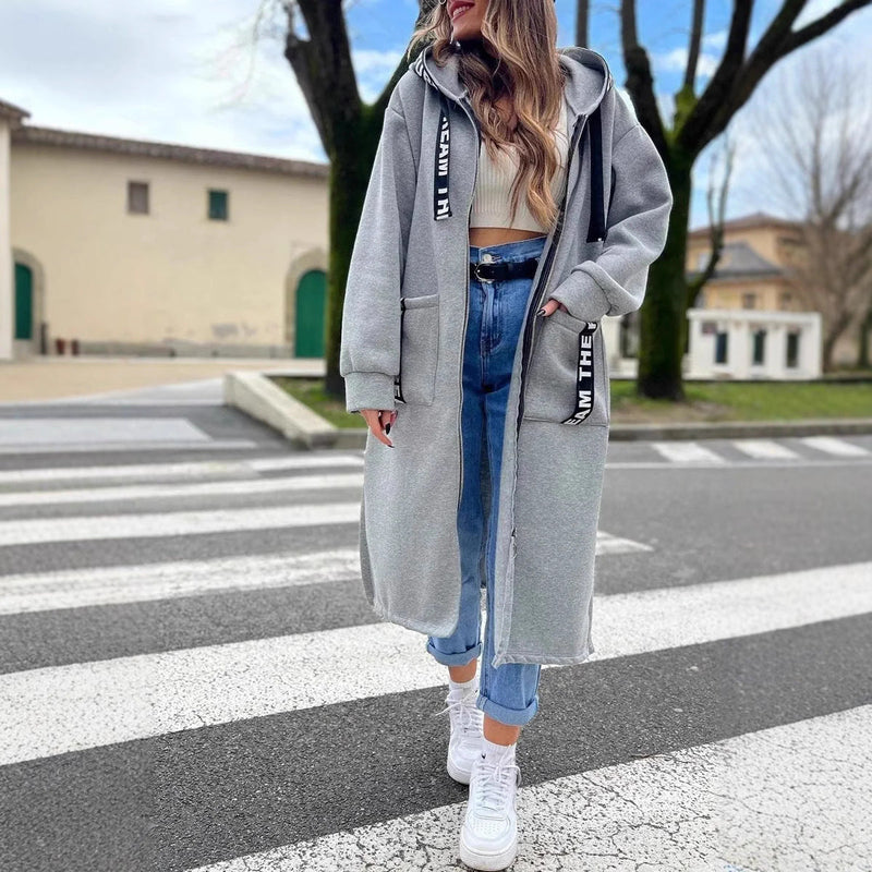 Well Tailored Coat with a Graceful Silhouette