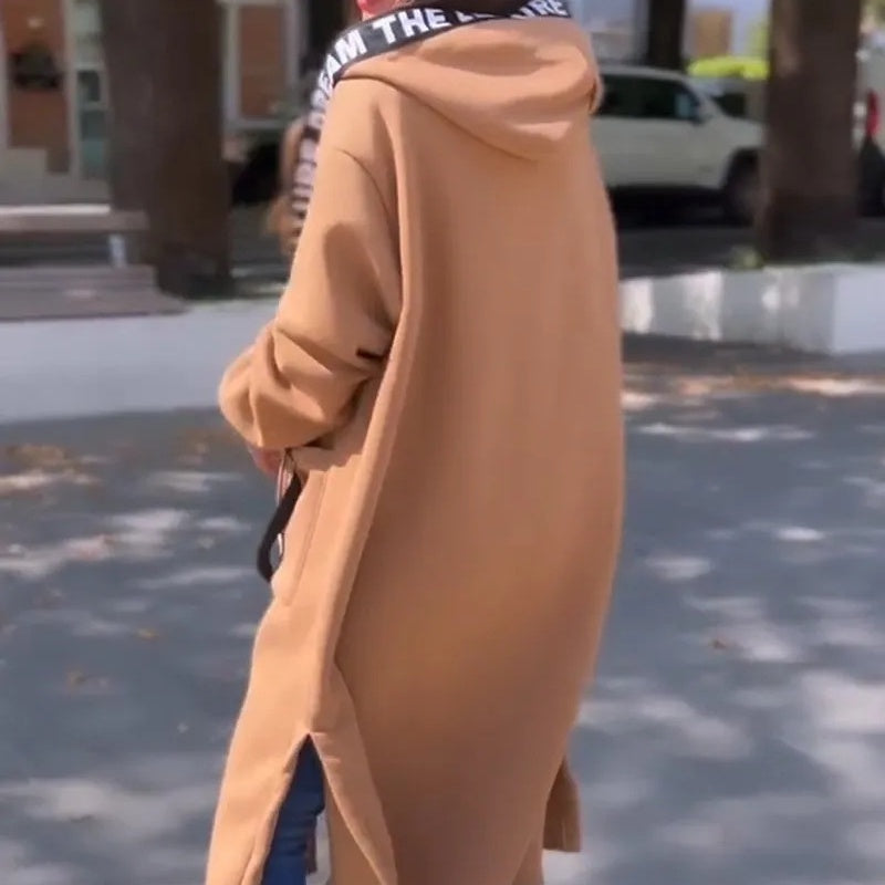 Well Tailored Coat with a Graceful Silhouette