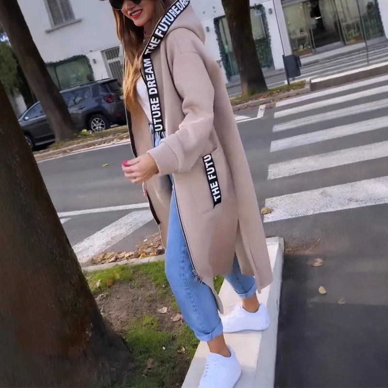 Well Tailored Coat with a Graceful Silhouette