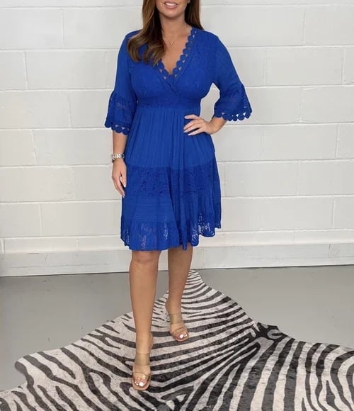 Classic Vintage Dress with a Flattering Fit