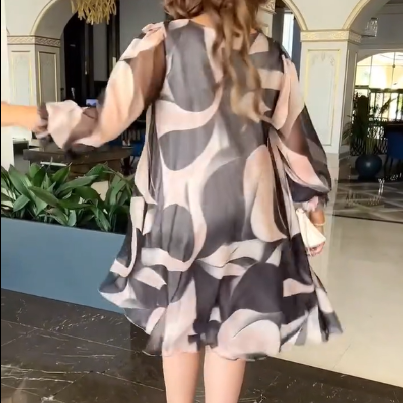 Effortlessly Elegant Dress with a Timeless Design