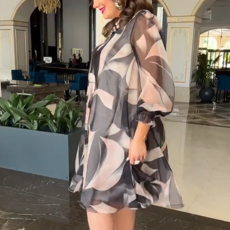Effortlessly Elegant Dress with a Timeless Design