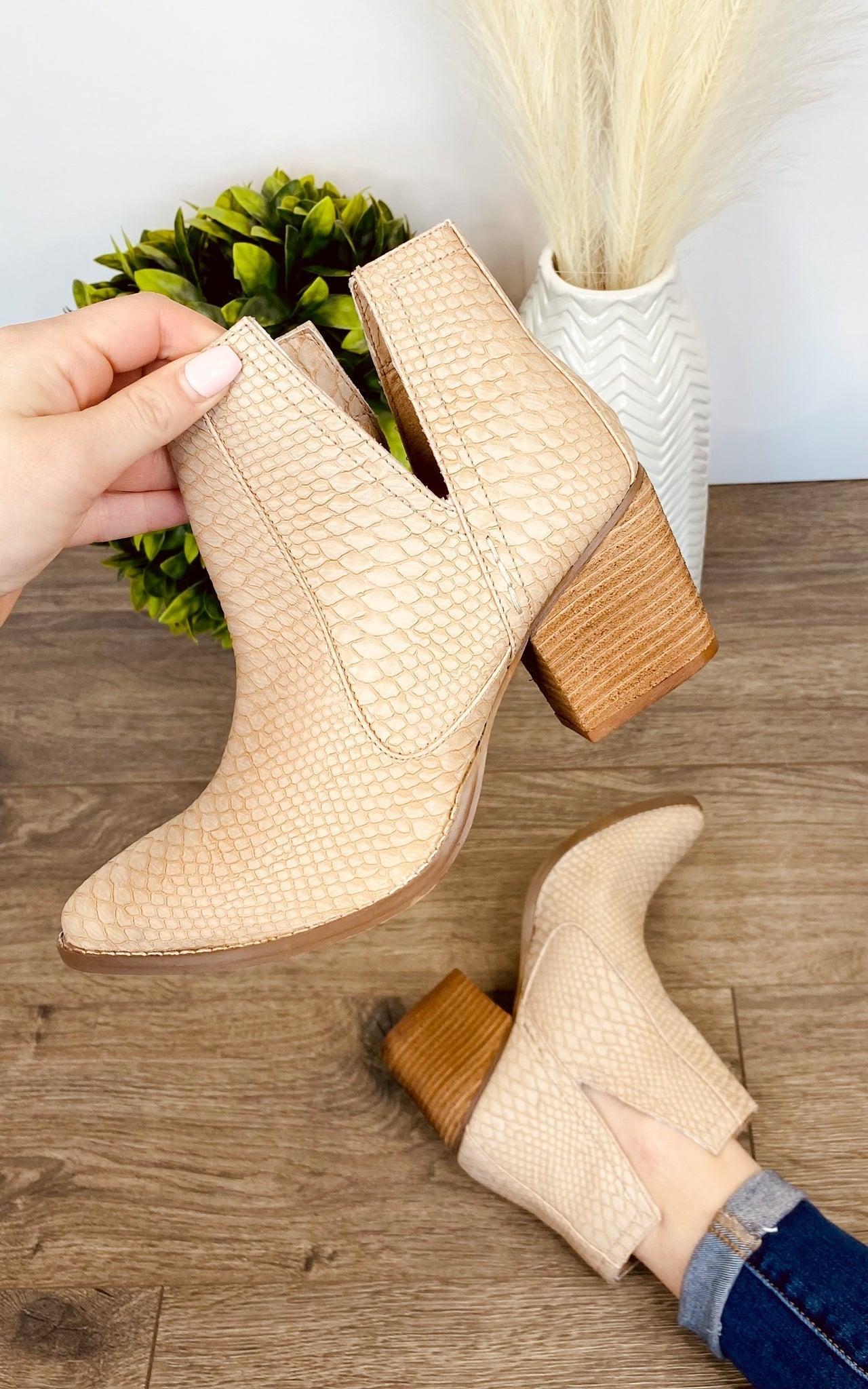 Chic Orthopedic Shoes with Unique Design