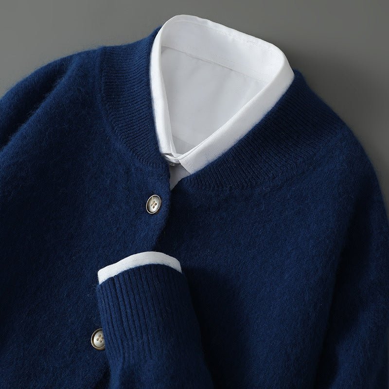 Effortlessly Elegant Sweater with a Timeless Design