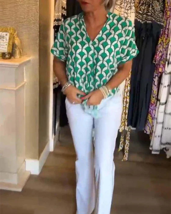 Well Tailored Blouse with a Graceful Silhouette