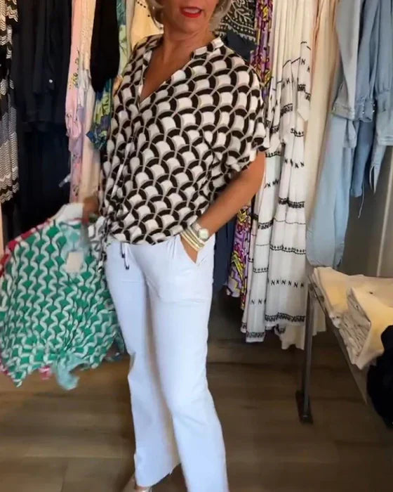 Well Tailored Blouse with a Graceful Silhouette