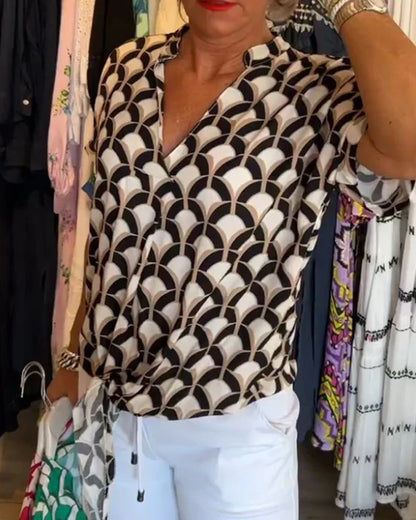 Well Tailored Blouse with a Graceful Silhouette