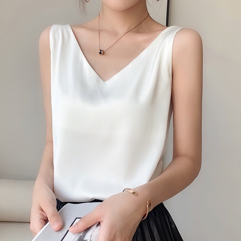 Beautifully Finished Top in a Timeless Design