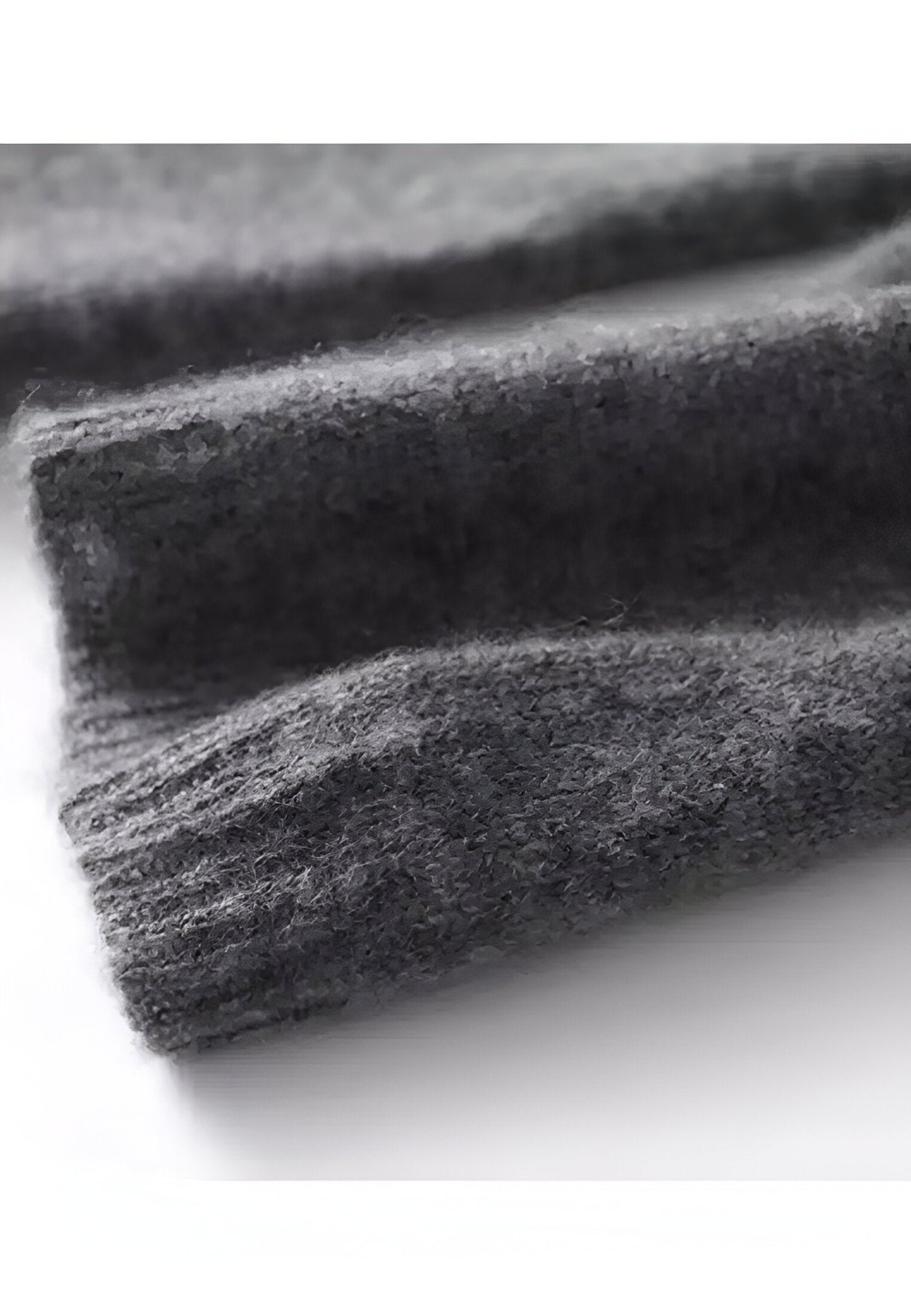 Effortlessly Elegant Sweater with a Timeless Design