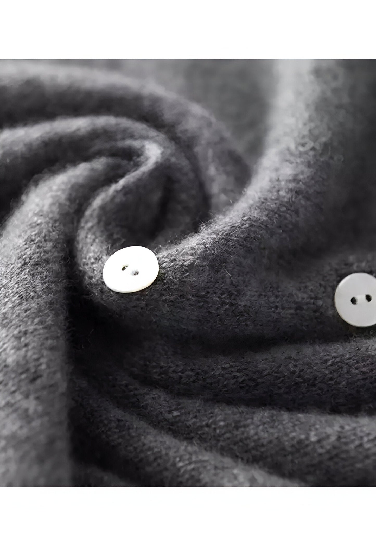 Effortlessly Elegant Sweater with a Timeless Design