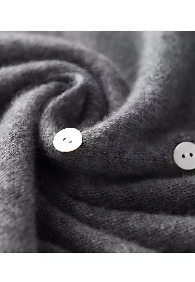 Effortlessly Elegant Sweater with a Timeless Design