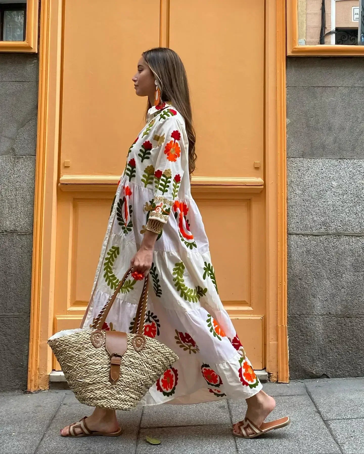 Well Tailored Dress with a Graceful Silhouette