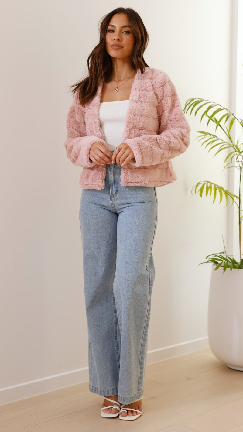 Well Tailored Jacket with a Graceful Silhouette