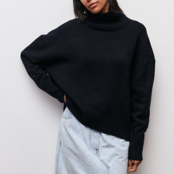 Well Tailored Sweater with a Graceful Silhouette