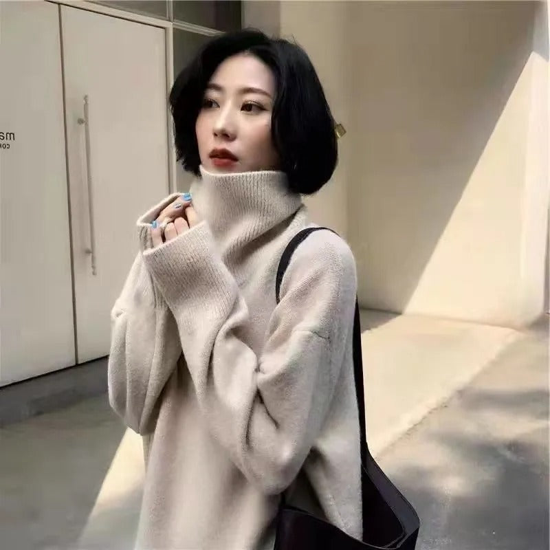 Effortlessly Elegant Sweater with a Timeless Design