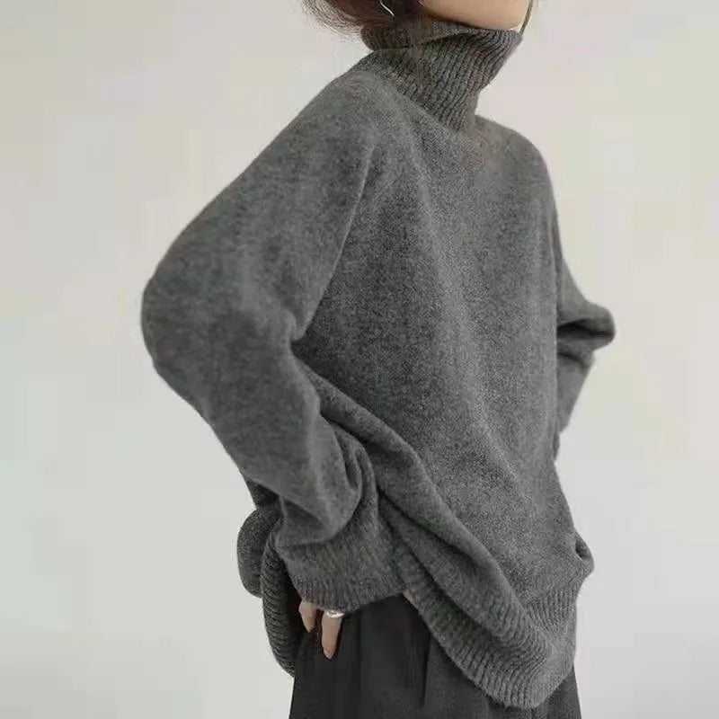 Effortlessly Elegant Sweater with a Timeless Design