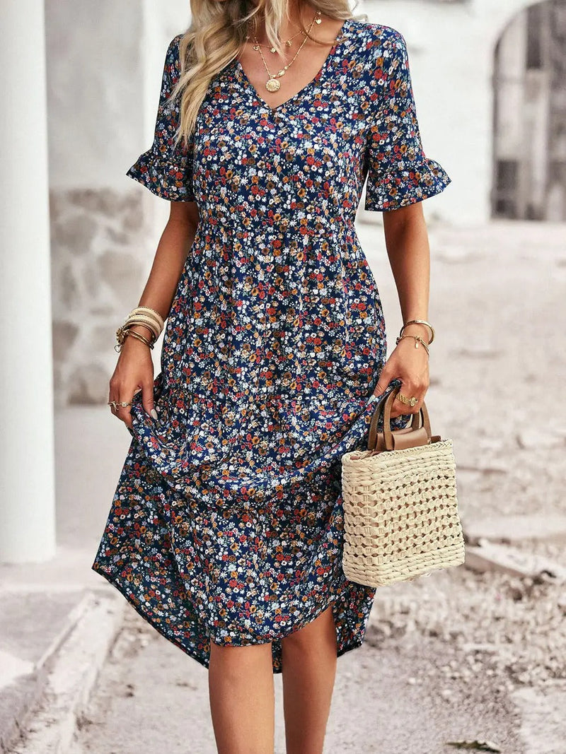 Effortlessly Elegant Dress with a Timeless Design