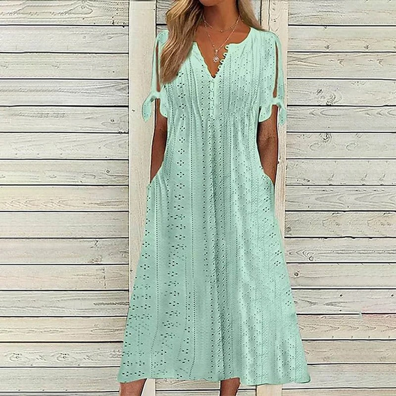 Classic Vintage Dress with a Flattering Fit