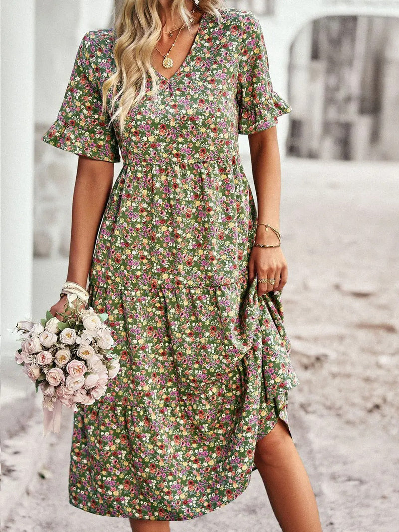 Effortlessly Elegant Dress with a Timeless Design