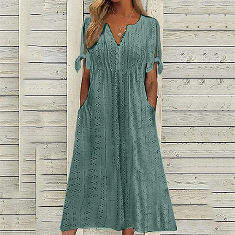 Classic Vintage Dress with a Flattering Fit