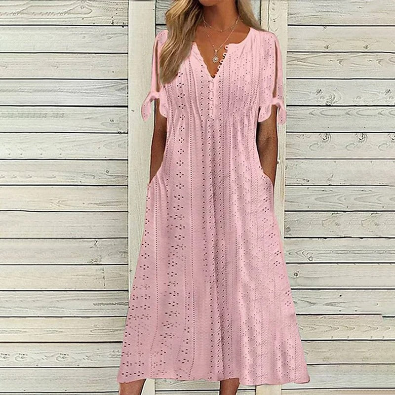 Classic Vintage Dress with a Flattering Fit