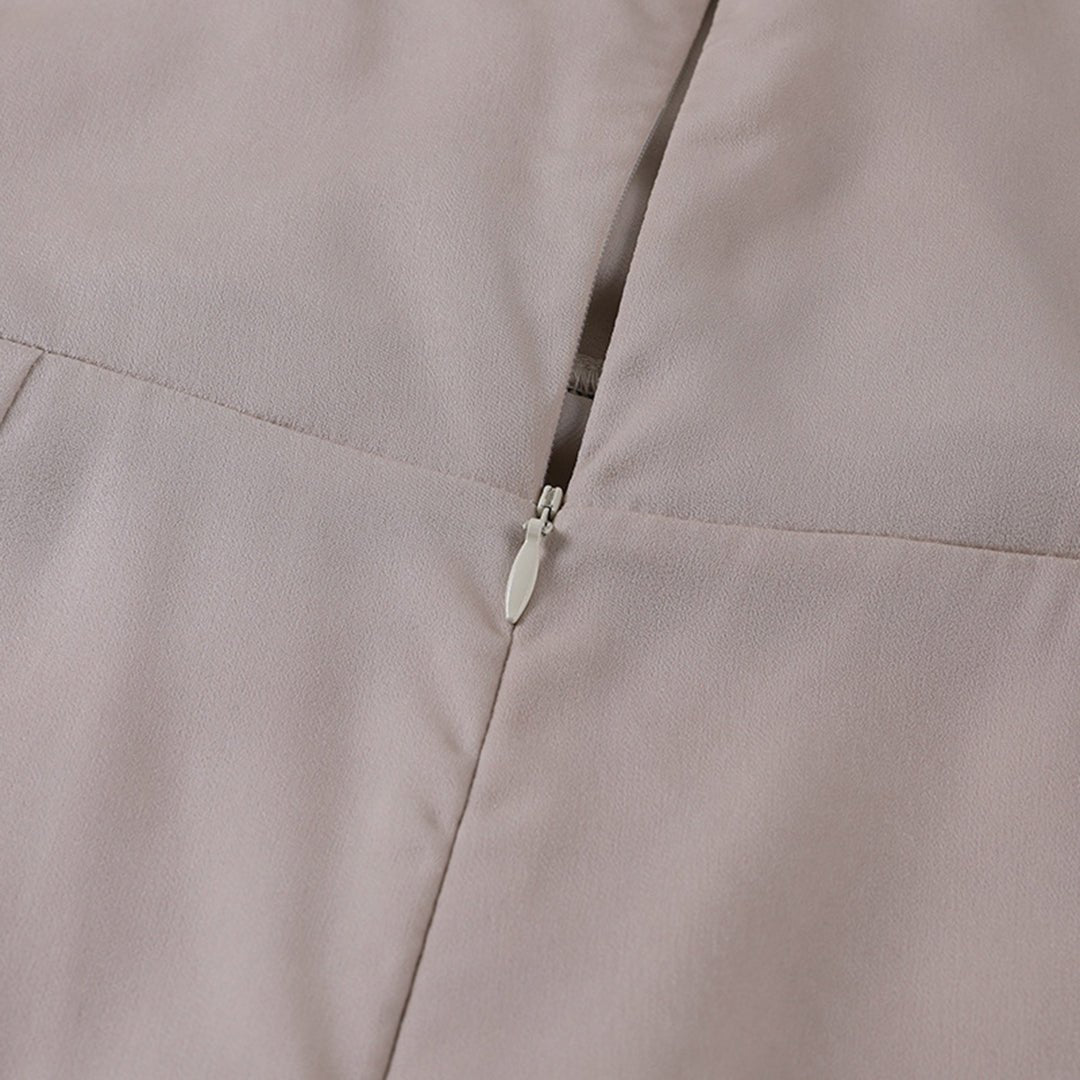 Well Tailored Dress with a Graceful Silhouette