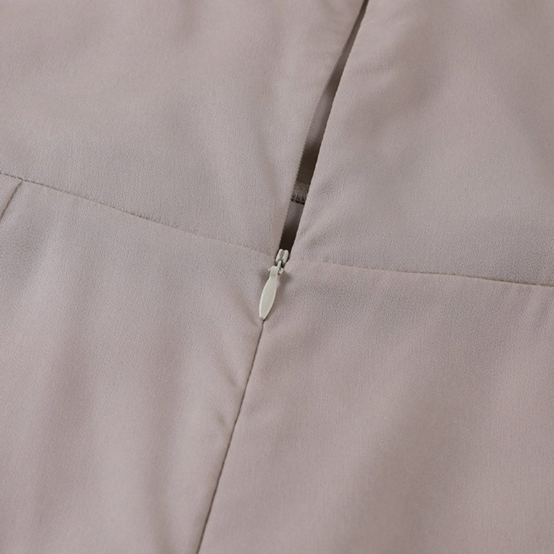 Well Tailored Dress with a Graceful Silhouette
