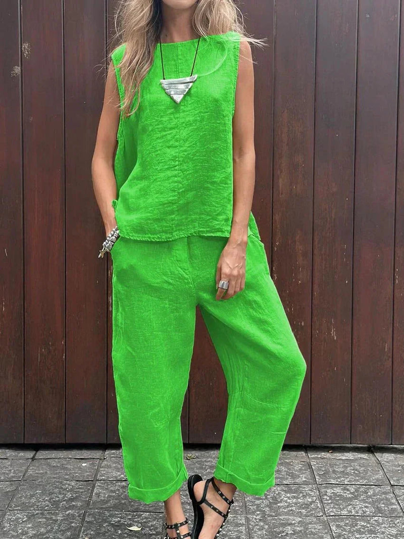 Sophisticated Pants with a Clean Classic Look