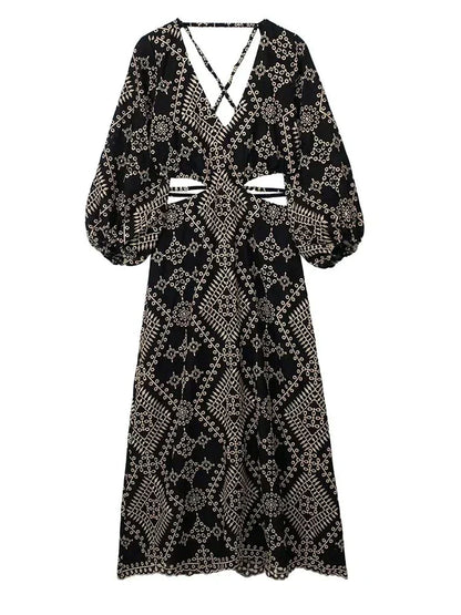 Effortlessly Elegant Dress with a Timeless Design