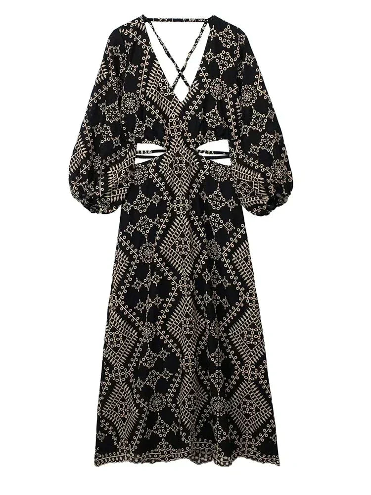Effortlessly Elegant Dress with a Timeless Design